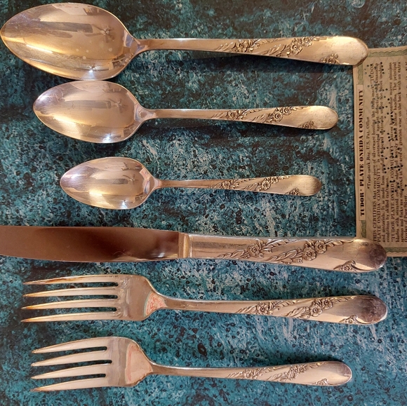 Tudor Plate Oneida Community Silverware - Picture 2 of 6